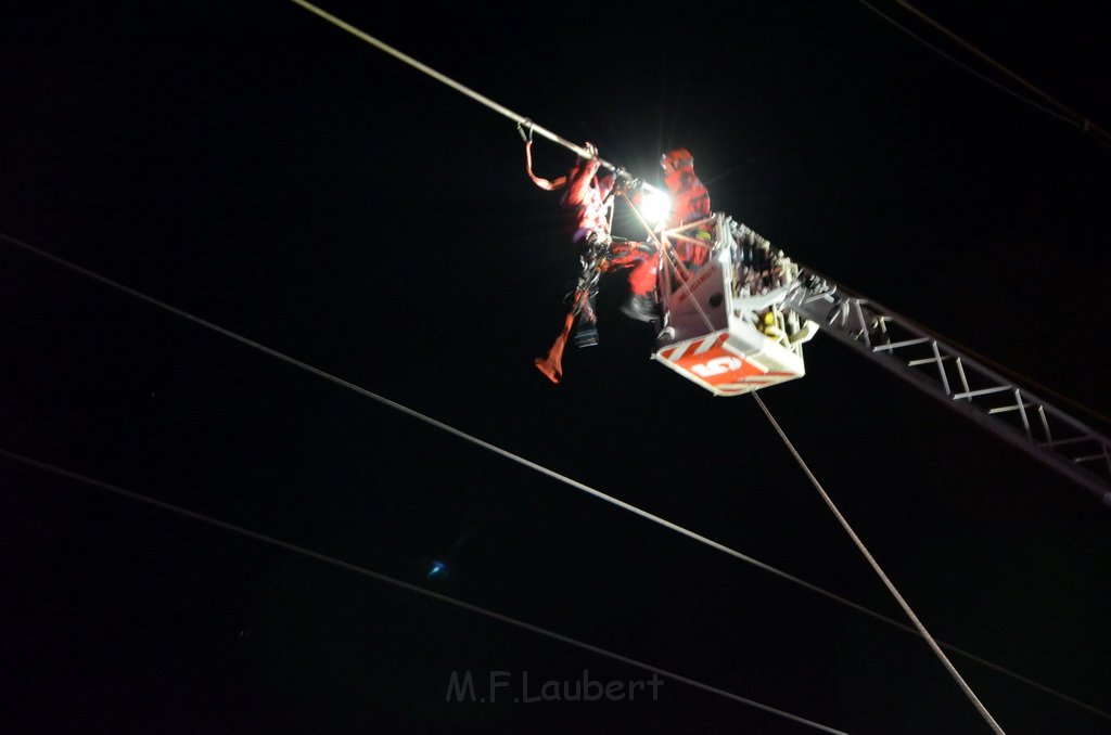 Einsatz BF Hoehenretter Koelner Seilbahn Hoehe Zoobruecke P2632.JPG